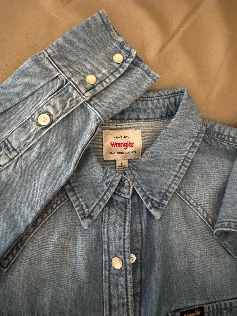 WRANGLER WOMEN'S TIE FRONT WESTERN SHIRT. Size L. MSRP $54.99 - Picture 11 of 17